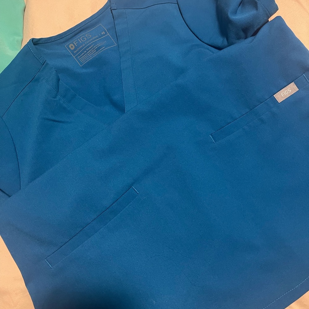 Alps blue figs casma top